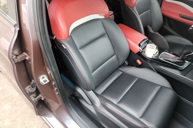 Used MG 5 2021 180 DVVT CVT Youth Luxury Edition Right Front Seat
