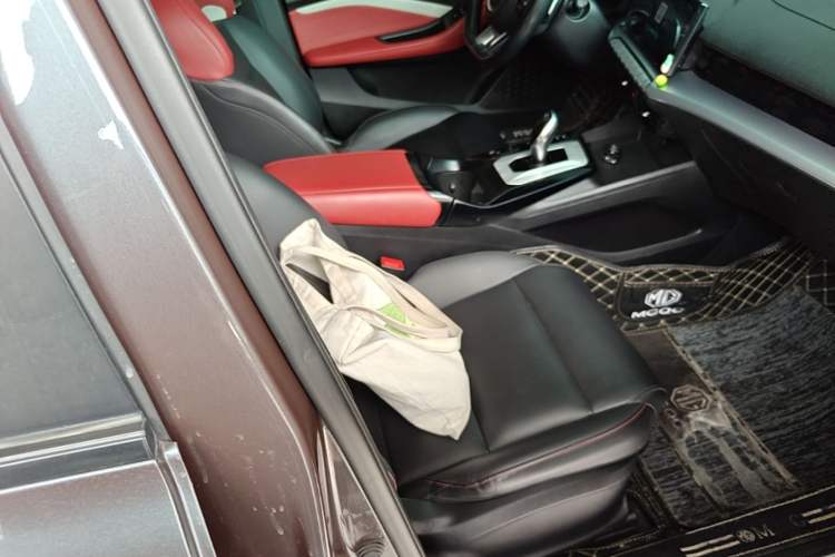 Used MG 5 2021 Revised 300TGI DCT Qingshè Luxurious Enjoyment Edition Right Front Seat