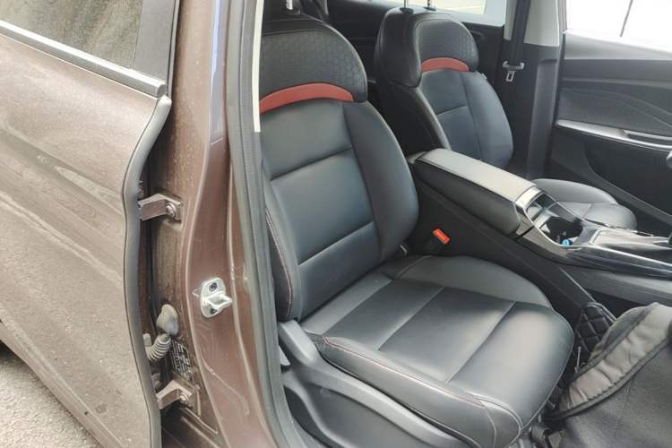 Used MG 5 2021 180 DVVT CVT Youth Luxury Edition Right Front Seat