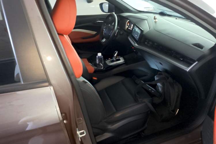 Used MG 5 2021 Revised 300TGI DCT Qingshè Luxurious Enjoyment Edition Right Front Seat