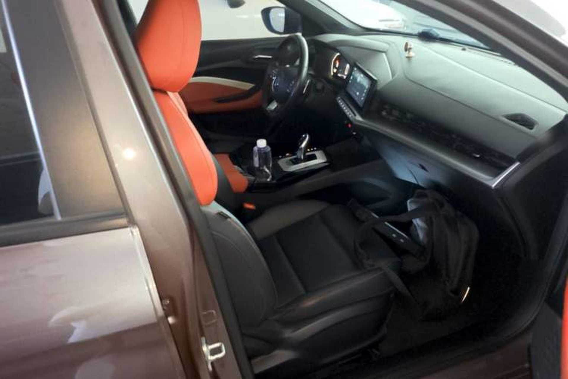 Used MG 5 2021 Revised 300TGI DCT Qingshè Luxurious Enjoyment Edition Right Front Seat