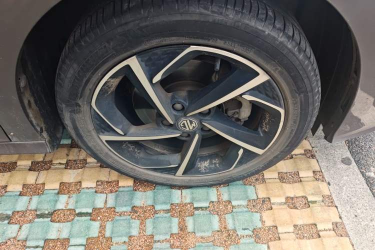 Used MG 5 2021 Revised 300TGI DCT Qingshè Luxurious Enjoyment Edition Right Front Wheel Hub