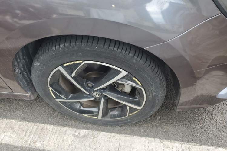 Used MG 5 2021 Revised 300TGI DCT Qingshè Luxurious Enjoyment Edition Right Front Wheel Hub