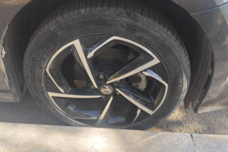 Used MG 5 2021 300TGI DCT Elegant Luxury Edition Right Front Wheel Hub