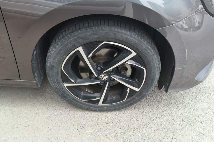 Used MG 5 2021 Revised 300TGI DCT Qingshè Luxurious Enjoyment Edition Right Front Wheel Hub