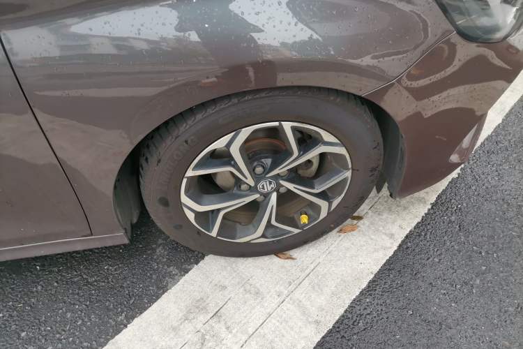 Used MG 5 2021 180 DVVT CVT Youth Luxury Edition Right Front Wheel Hub