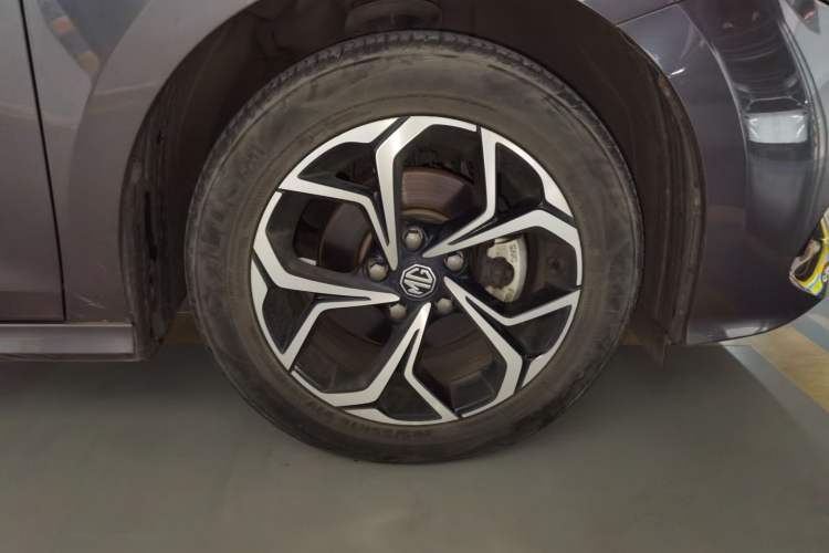 Used MG 5 2021 180 DVVT CVT Youthful Style Edition Right Front Wheel Hub