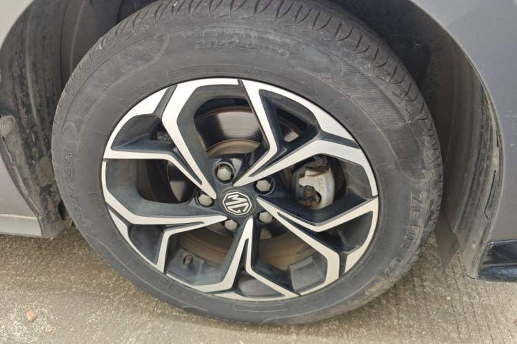 Used MG 5 2021 180 DVVT CVT Youthful Style Edition Right Front Wheel Hub