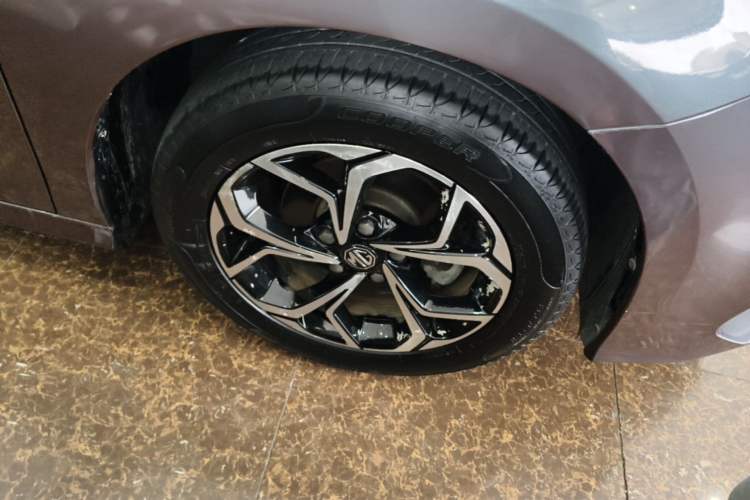 Used MG 5 2021 180 DVVT CVT Youth Luxury Edition Right Front Wheel Hub