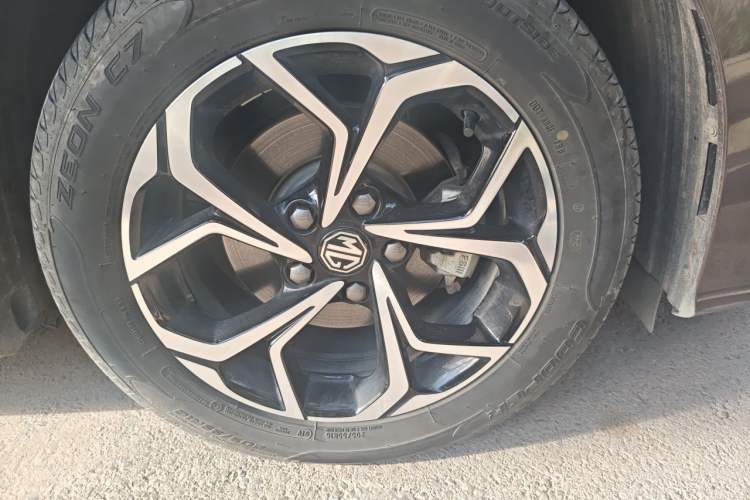 Used MG 5 2021 180 DVVT CVT Youth Luxury Edition Right Front Wheel Hub