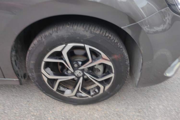 Used MG 5 2021 180 DVVT CVT Youth Luxury Edition Right Front Wheel Hub