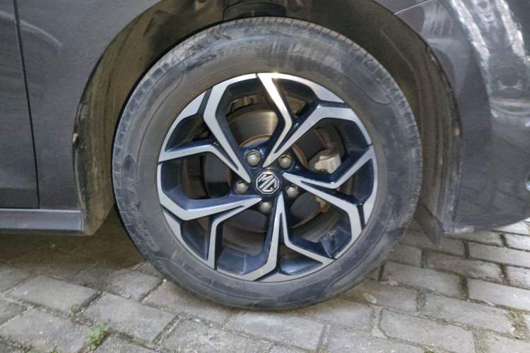Used MG 5 2021 180 DVVT CVT Youth Luxury Edition Right Front Wheel Hub