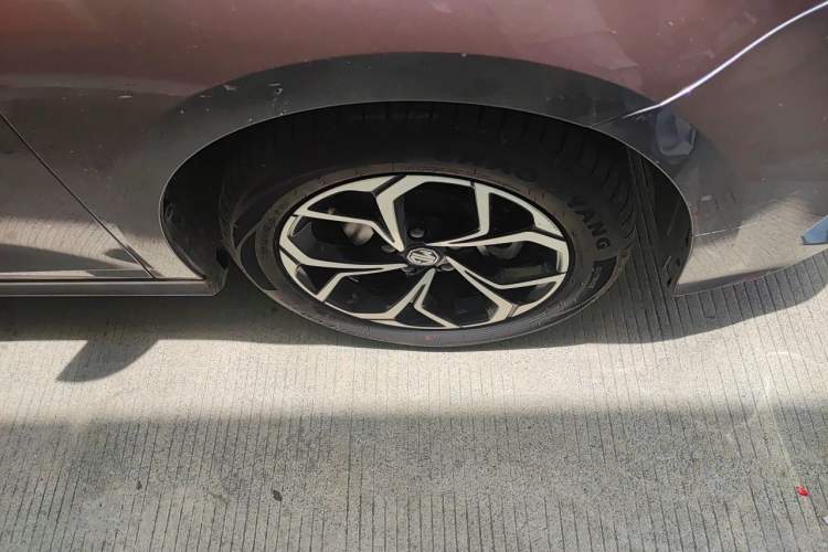 Used MG 5 2021 180 DVVT CVT Youth Luxury Edition Right Front Wheel Hub