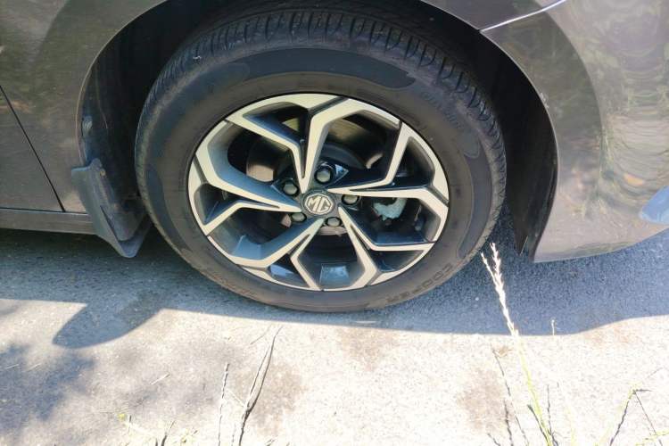 Used MG 5 2021 180 DVVT CVT Youth Luxury Edition Right Front Wheel Hub