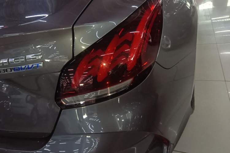 Used MG 5 2021 180 DVVT CVT Youthful Style Edition Right Rear Taillight