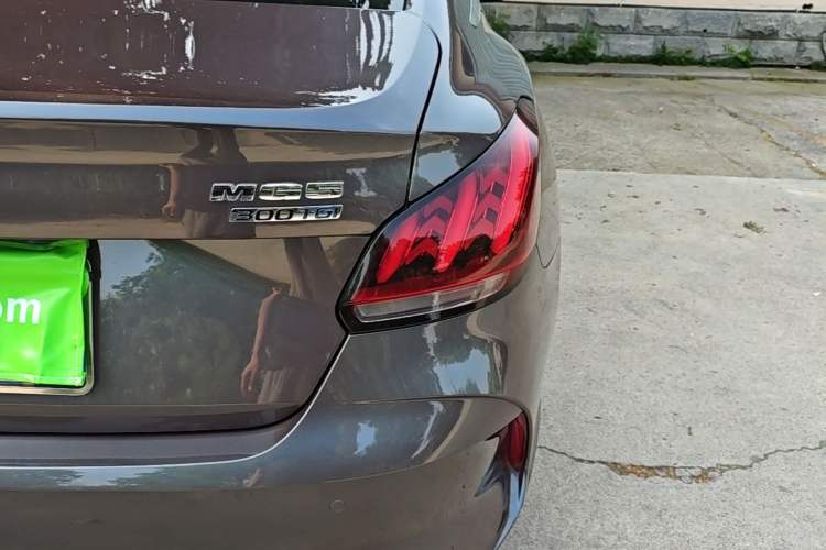 Used MG 5 2021 Revised 300TGI DCT Qingshè Luxurious Enjoyment Edition Right Rear Taillight
