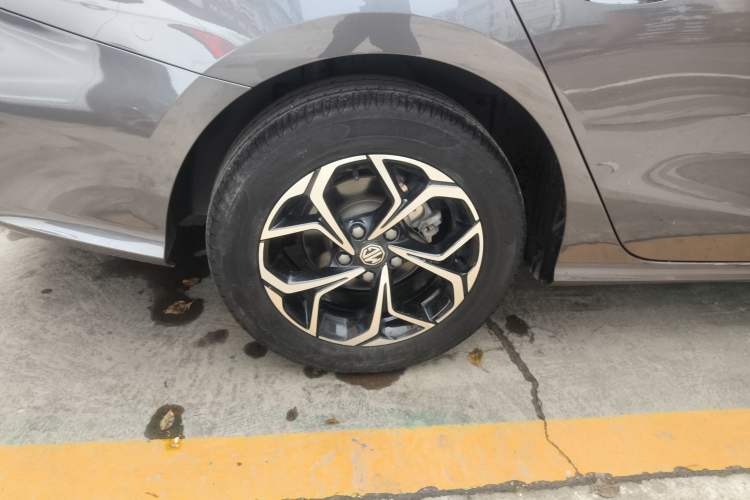 Used MG 5 2021 180 DVVT CVT Youth Luxury Edition Right Rear Wheel Hub