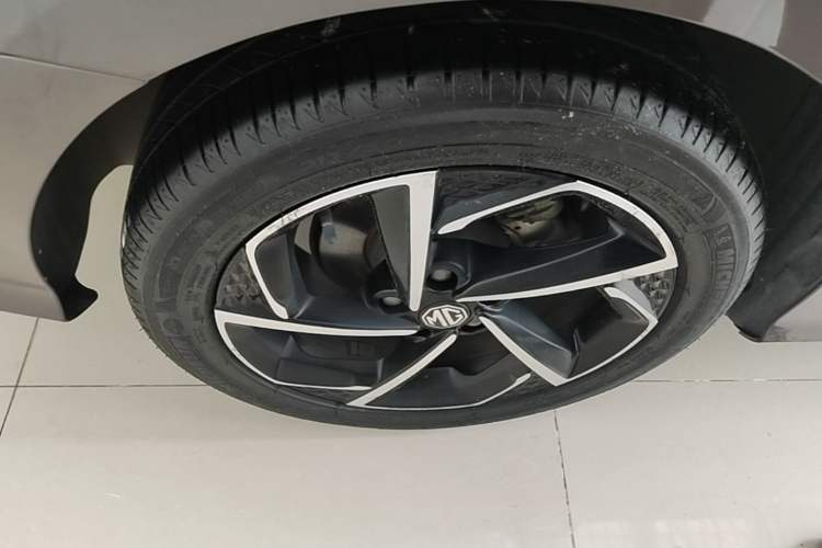 Used MG 5 2021 Revised 300TGI DCT Elegant Luxury Flagship Edition Right Rear Wheel Hub