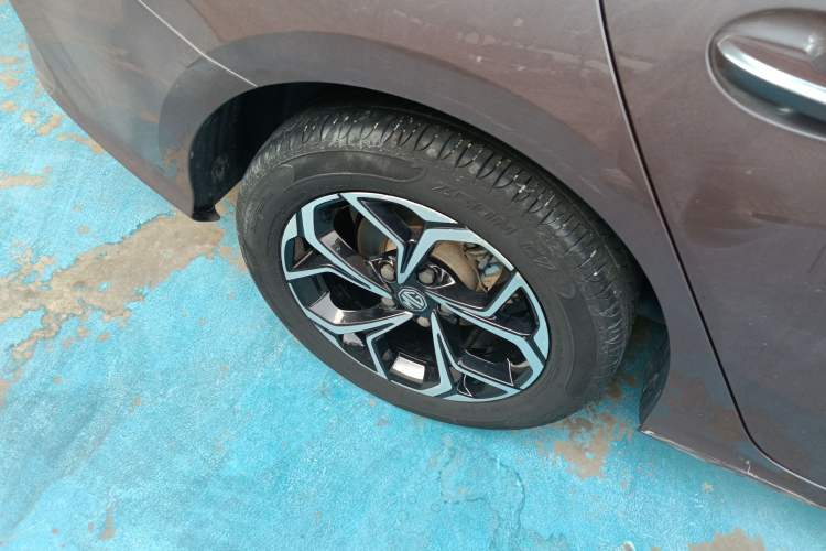 Used MG 5 2021 180 DVVT CVT Youth Luxury Edition Right Rear Wheel Hub