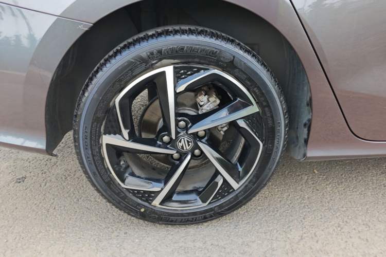 Used MG 5 2021 Revised 300TGI DCT Qingshè Luxurious Enjoyment Edition Right Rear Wheel Hub