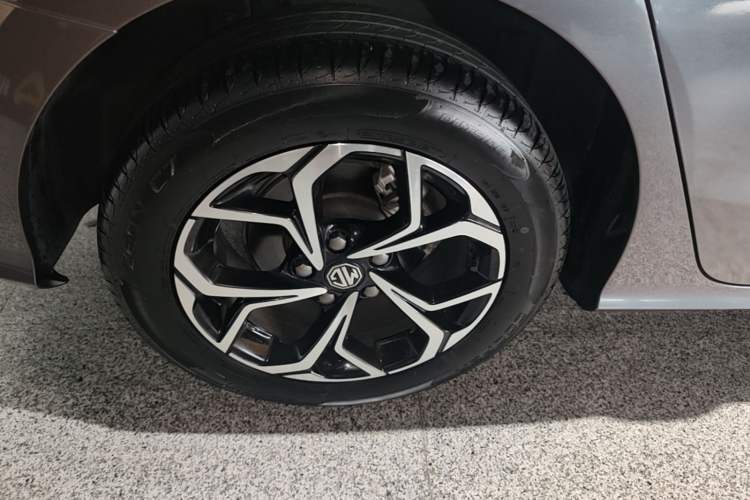 Used MG 5 2021 180 DVVT CVT Youth Luxury Edition Right Rear Wheel Hub