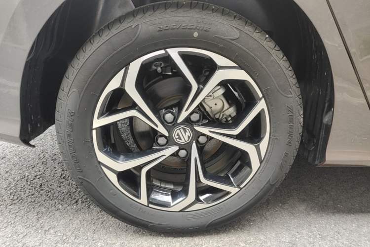 Used MG 5 2021 180 DVVT CVT Youth Luxury Edition Right Rear Wheel Hub