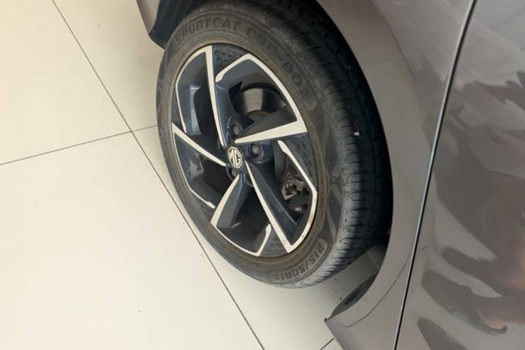 Used MG 5 2021 Revised 300TGI DCT Qingshè Luxurious Enjoyment Edition Right Rear Wheel Hub