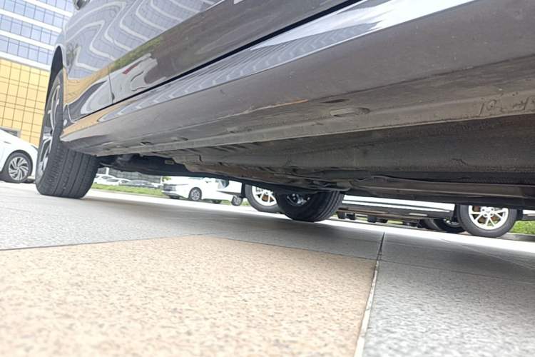 Used MG 5 2021 180 DVVT CVT Youth Luxury Edition Right Side Sill