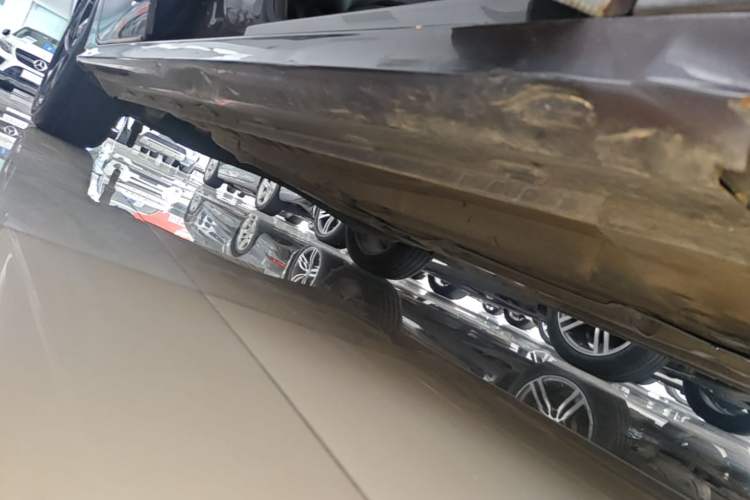 Used MG 5 2021 Revised 300TGI DCT Elegant Luxury Flagship Edition Right Side Sill