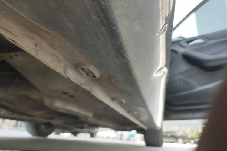 Used MG 5 2021 Revised Version 180 DVVT CVT Youth Luxury Edition Right Side Sill
