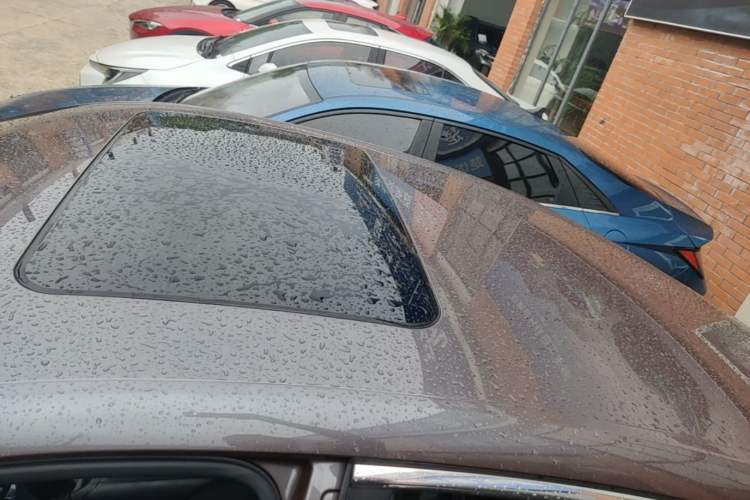 Used MG 5 2021 300TGI DCT Elegant Luxury Edition Roof