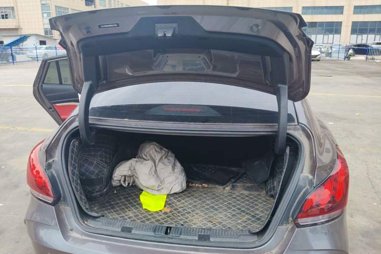 Used MG 5 2021 180 DVVT CVT Youth Luxury Edition Trunk