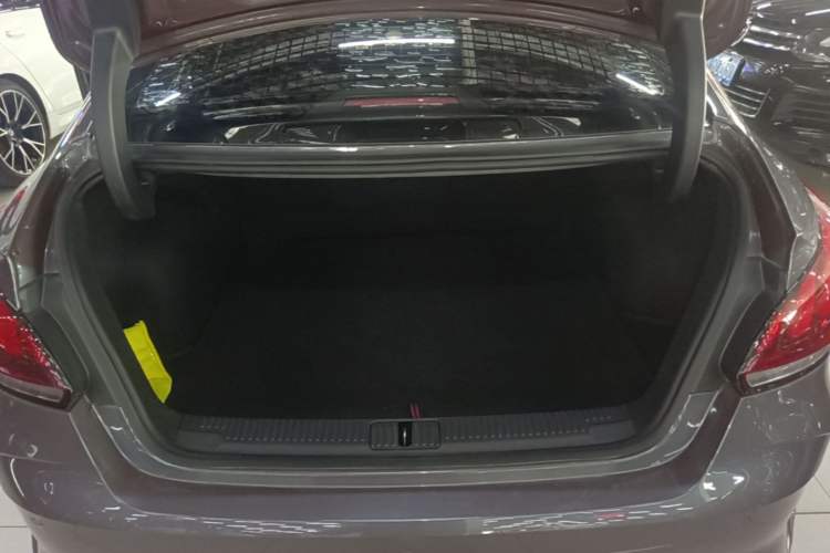 Used MG 5 2021 180 DVVT CVT Youthful Style Edition Trunk