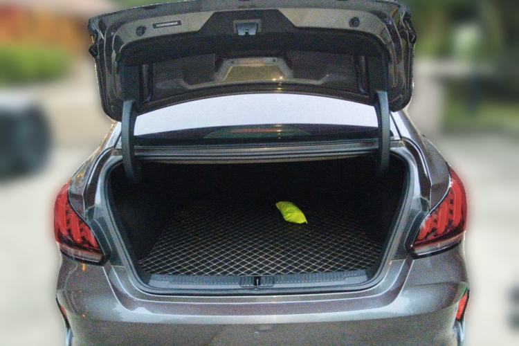 Used MG 5 2021 Revised 300TGI DCT Qingshè Luxurious Enjoyment Edition Trunk