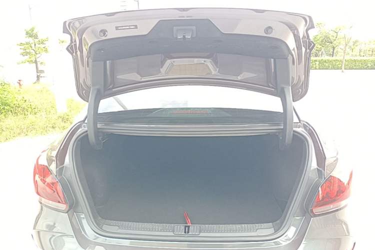 Used MG 5 2021 180 DVVT CVT Youth Luxury Edition Trunk
