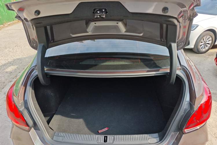 Used MG 5 2021 Revised Version 180 DVVT CVT Youth Luxury Edition Trunk