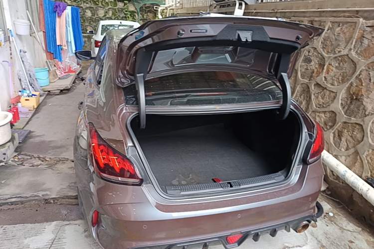 Used MG 5 2021 300TGI DCT Luxury Flagship Edition Trunk