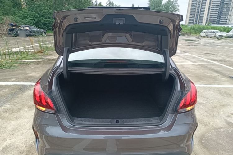 Used MG 5 2021 180 DVVT CVT Youth Luxury Edition Trunk
