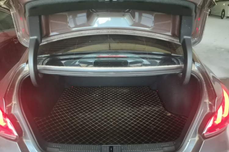 Used MG 5 2021 180 DVVT CVT Youth Luxury Edition Trunk
