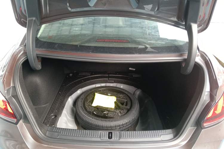 Used MG 5 2021 180 DVVT CVT Youth Luxury Edition Trunk