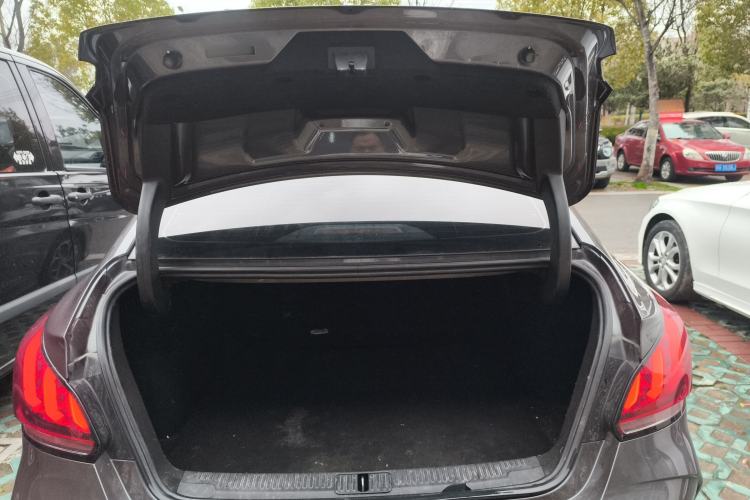 Used MG 5 2021 180 DVVT CVT Youth Luxury Edition Trunk