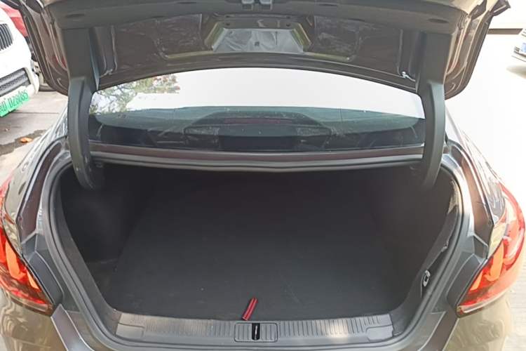 Used MG 5 2021 Revised Version 180 DVVT CVT Youth Luxury Edition Trunk