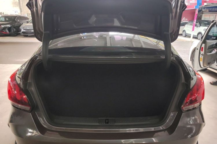 Used MG 5 2021 300TGI DCT Elegant Luxury Edition Trunk