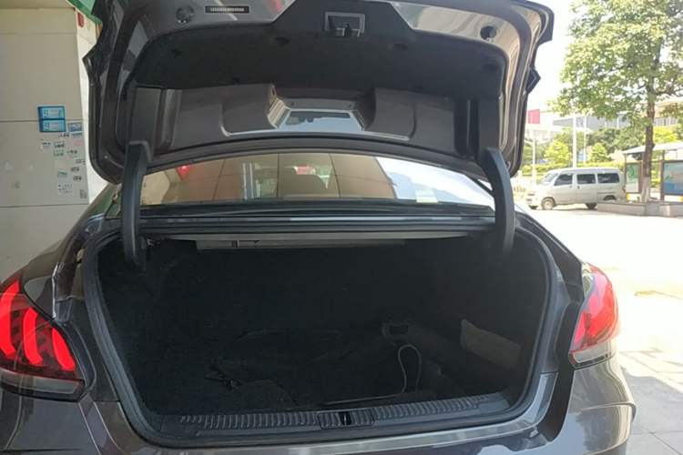 Used MG 5 2021 300TGI DCT Elegant Luxury Edition Trunk