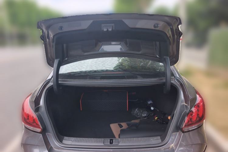 Used MG 5 2021 180 DVVT CVT Youth Luxury Edition Trunk