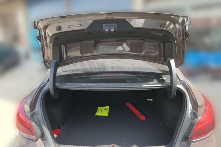 Used MG 5 2021 180 DVVT CVT Youth Luxury Edition Trunk