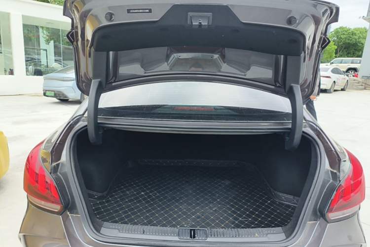 Used MG 5 2021 Revised Version 180 DVVT CVT Youth Luxury Edition Trunk