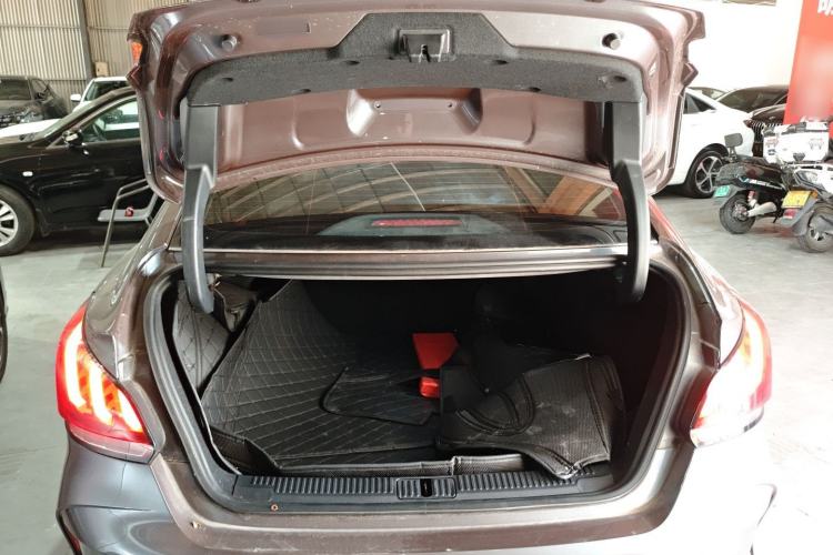 Used MG 5 2021 Revised 300TGI DCT Elegant Luxury Flagship Edition Trunk