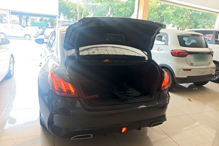 Used MG 5 2021 Revised 300TGI DCT Qingshè Luxurious Enjoyment Edition Trunk