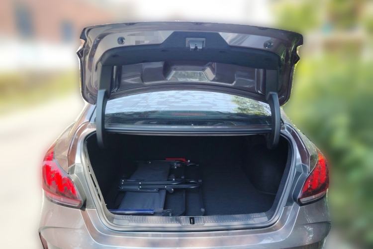 Used MG 5 2021 180 DVVT CVT Youth Luxury Edition Trunk